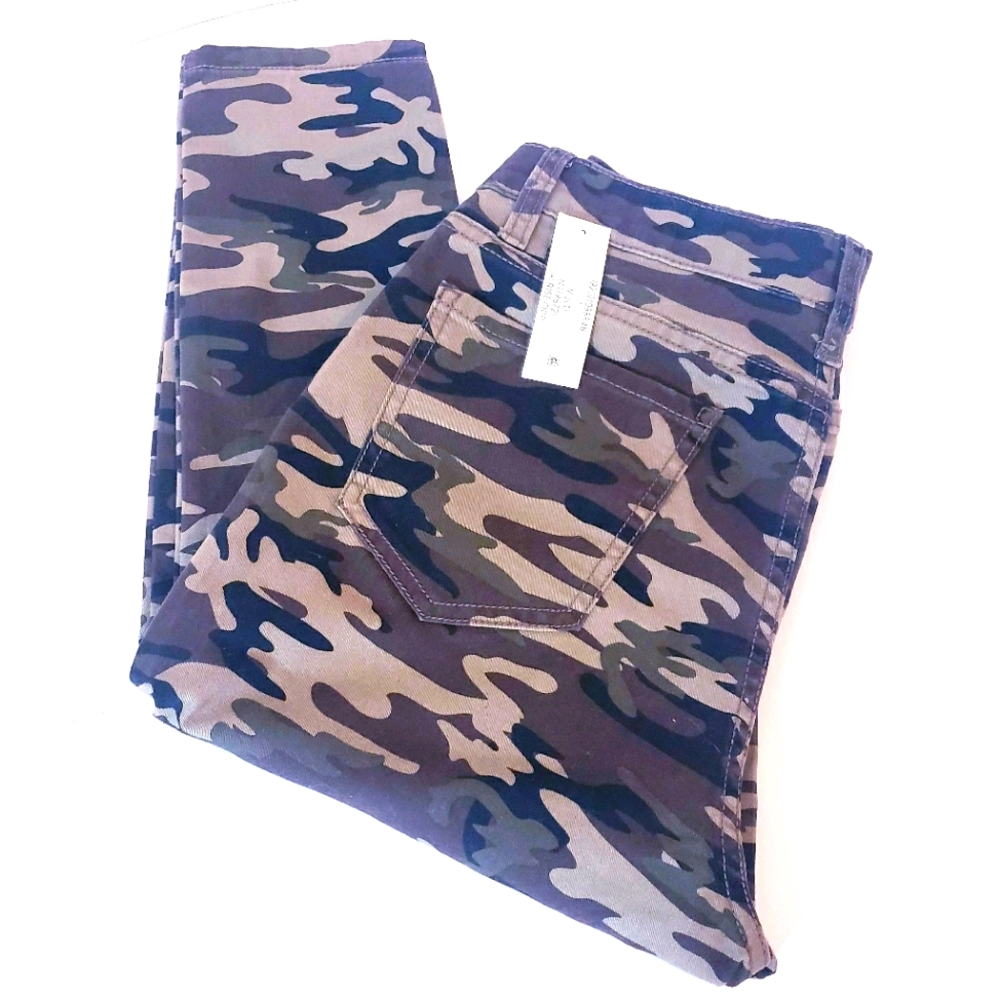 Camouflage High Rise Skinny Jeans NWT